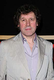 How tall is Stephen Rea?